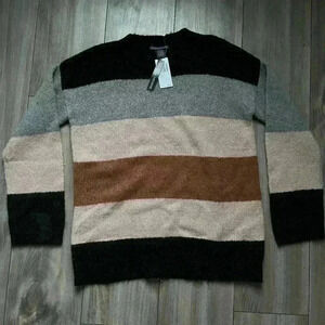 NWT Chelsea & Theodore‎ Sweater